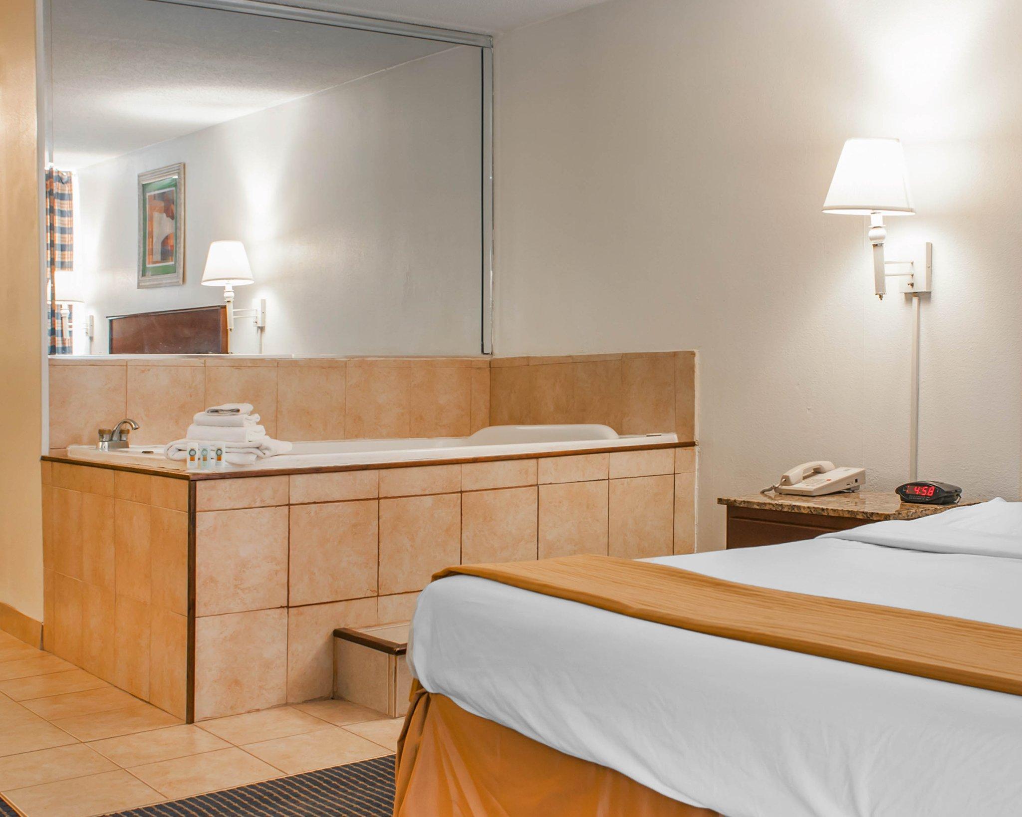 Quality Inn & Suites Lafayette I-65 Ngoại thất bức ảnh